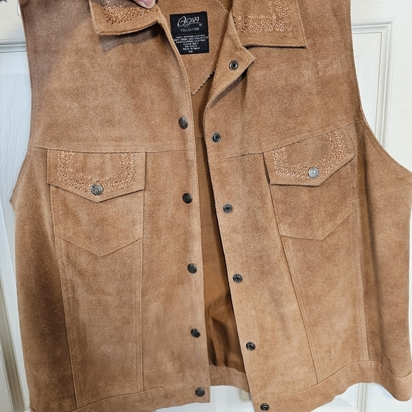 Vintage Western Yellowstone Button Down Suede Leather Vest Embroidered Country - Picture 5 of 6